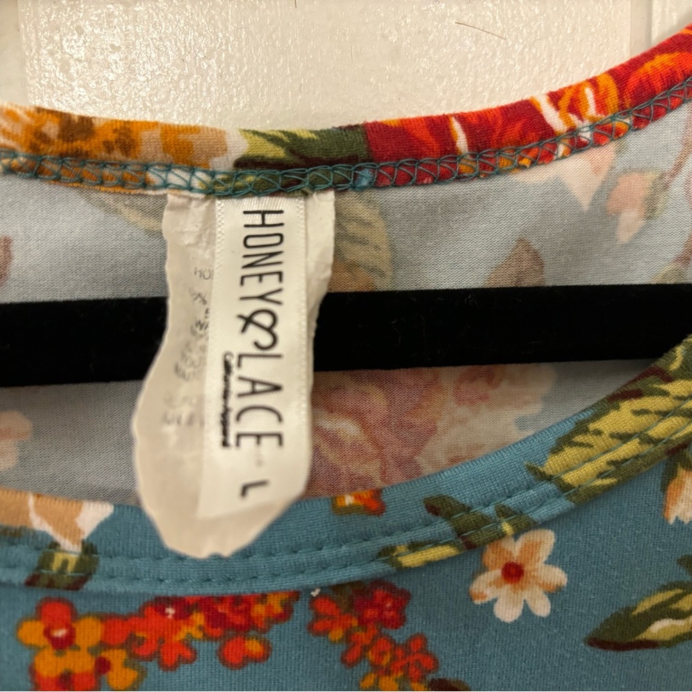 Honey & Lace Teal Green Floral Long Sleeve Dress with Pockets
Size Large - Picture 2 of 3